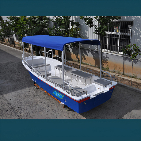 Bateau &agrave; passagers en fibre de 19 pieds.jpg