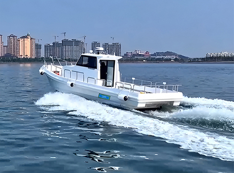43ft sportovn&iacute; ryb&aacute;řsk&yacute; člun.jpg